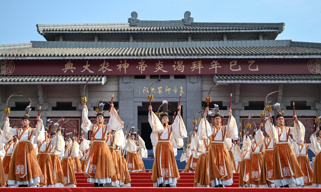 เมืองสุยโจวจัดพิธีบูชา “จักรพรรดิเหยียน” อย่างยิ่งใหญ่ สะท้อนจิตวิญญาณแห่งยุคสมัยรุ่งโรจน์ของจีน