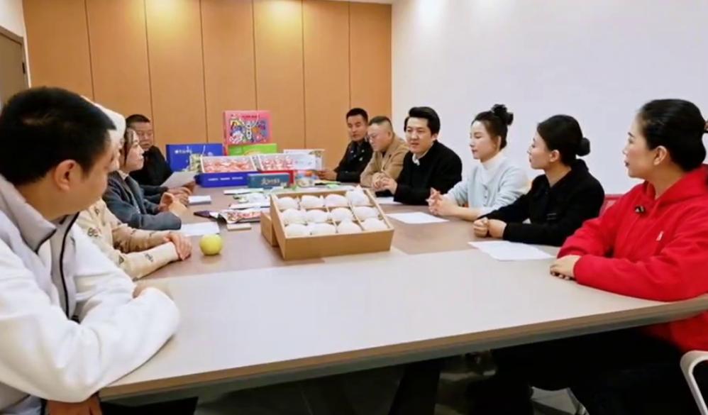 จากคันไถสู่สายโค้ด เมืองชิงหยางปั้น “เกษตรกร AI” พลิกโฉมอีคอมเมิร์ซบนแผ่นดินที่ราบสูง