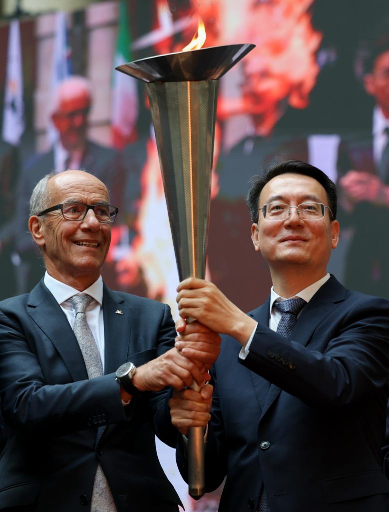 ฉางชุนรับมอบเปลวไฟ “กีฬามหาวิทยาลัยโลกฤดูหนาว 2027” ณ เมืองตูริน ปักหมุดนับถอยหลังสู่เจ้าภาพมกราคมปีหน้า